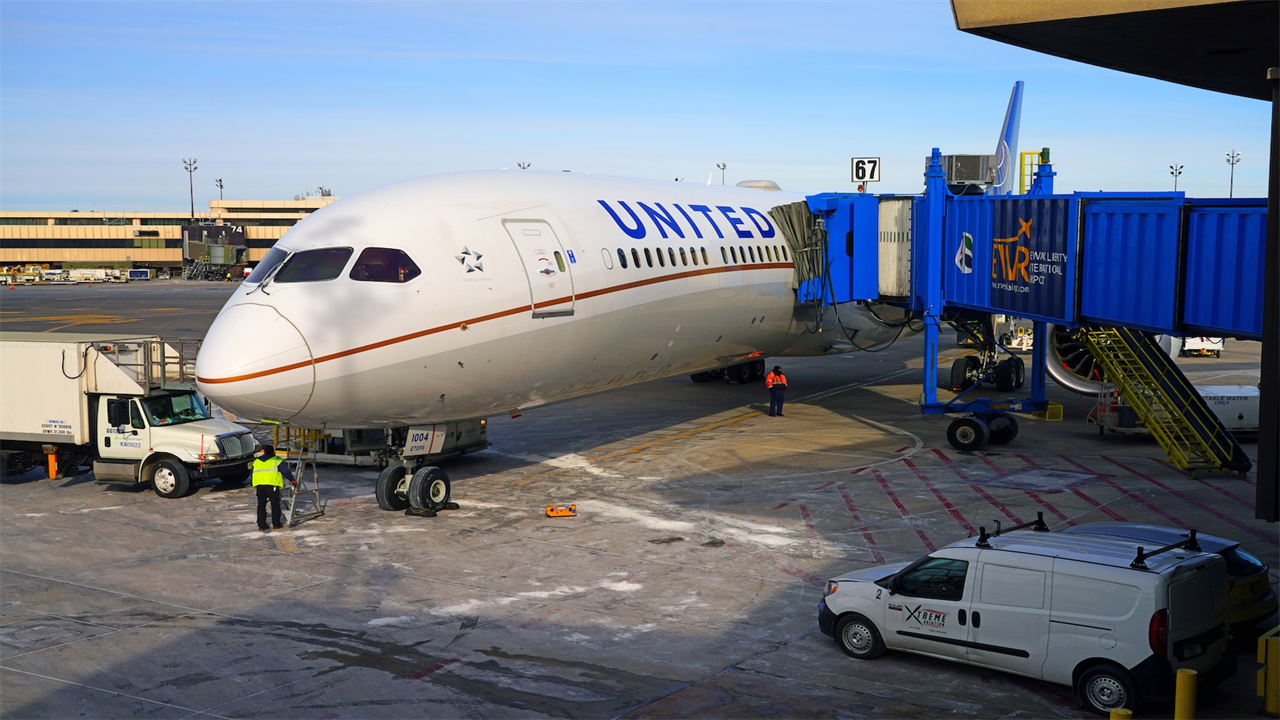 United to Cut 50 Domestic Flights per Day at a Major U.S. Airport