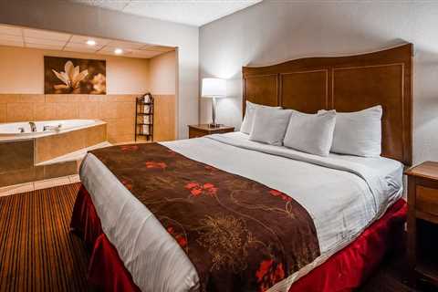 Hotel With Jacuzzi in Room in King of Prussia, PA - travelnowsmart.com
