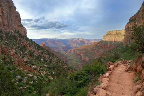 Hiking Into the Grand Canyon
