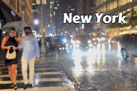 Walking In Light Rain In New York City - Umbrella Rainstorm 4k ASMR Manhattan Traffic Sounds