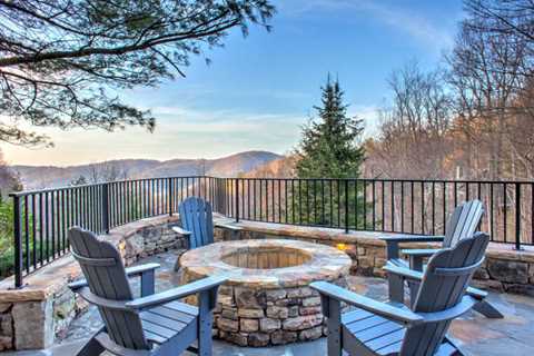 Misty Mountain - Luxurious 4 Bedroom Vacation Rental in Asheville, NC for up to 8 Guests