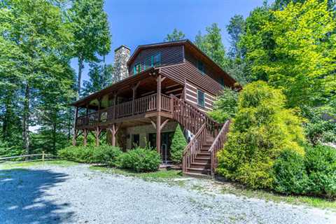 A Positive Outlook for your Vacation Rental in Valle Crucis, NC | 4 Bedrooms | Accommodates 12..