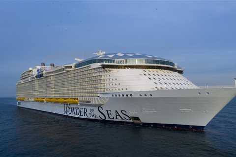 Royal Caribbean Orders New Oasis Class Ship
