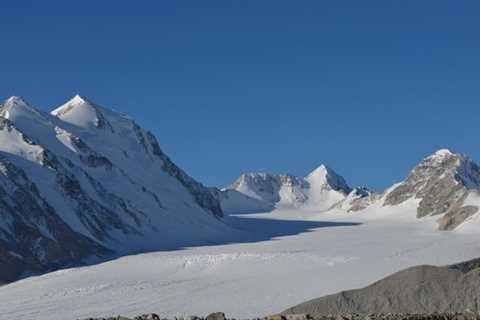 Highest point in Mongolia - Discover Altai